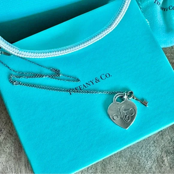 Tiffany Hearts® Mom Heart Key Pendant Silver & Rubedo® metal - Picture 3 of 6